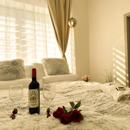 Vibe S32 Apartman,ac,free Parking דירה