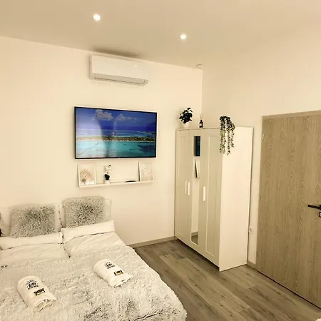 Lejlighed Vibe S32 Apartman,ac,free Parking