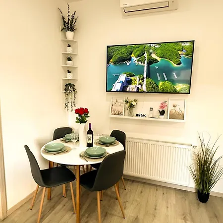 Lejlighed Vibe S32 Apartman,ac,free Parking Székesfehérvár